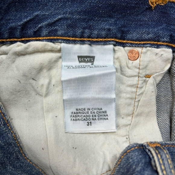 NEW LEVI'S 501 Denim Jean Shorts Women's Button Fly Hem Fray Medium Wash Size 31 - Picture 5 of 8